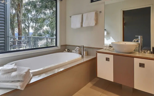 Rosevears Vineyard Retreat