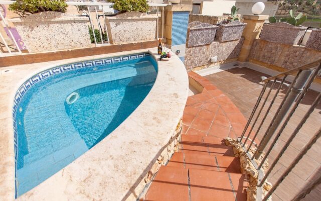 Gozitan Farmhouse Pool &amp; Jacuzzi - PP 2