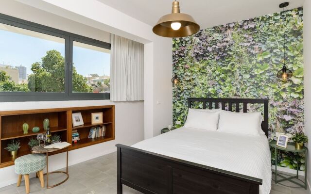 Ella Sr By Tlv2rent