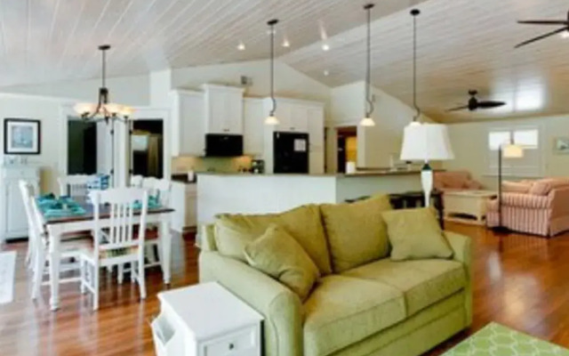 Paradise Pointe