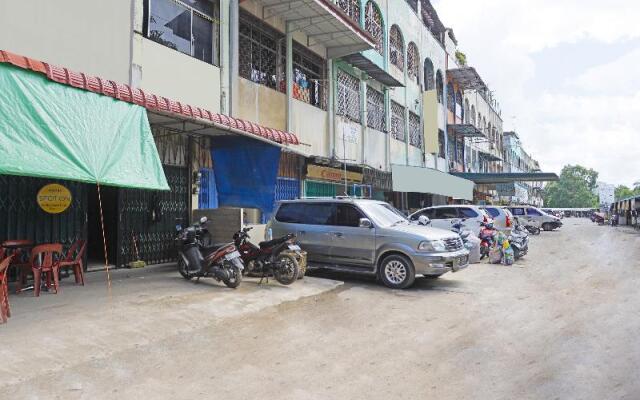 SPOT ON 91343 Kartika Guest House SyariahNearPantai Stres