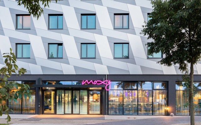 Moxy Berlin Airport, A Marriott Hotel