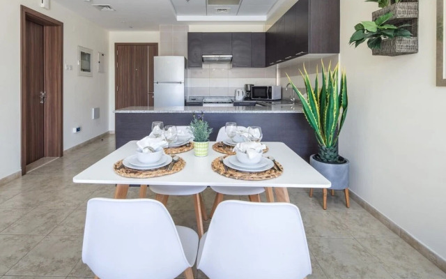 Signature Living in Modern 1BR Apartment at Jvt!