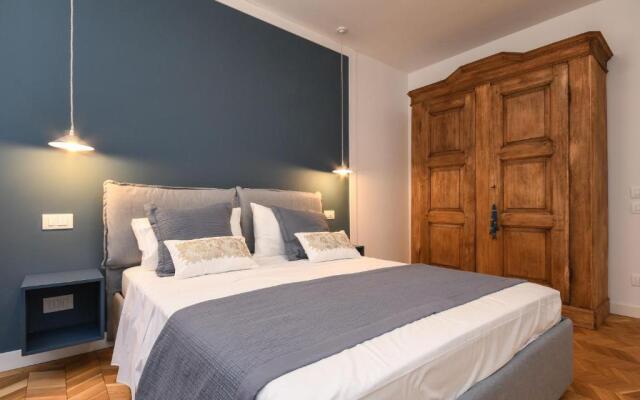 Top Luxury Modern Apartment By The Lake