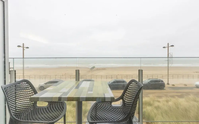 Aparment With View, Middelkerke