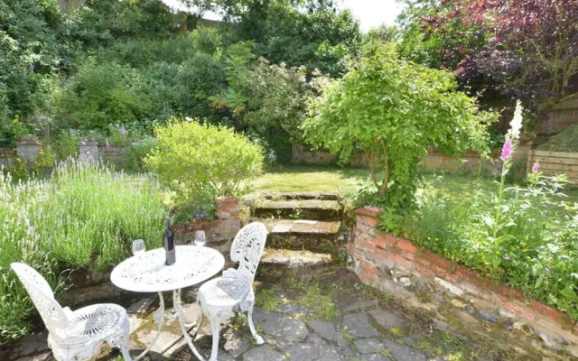 Pleasant holiday home in Horning with pond