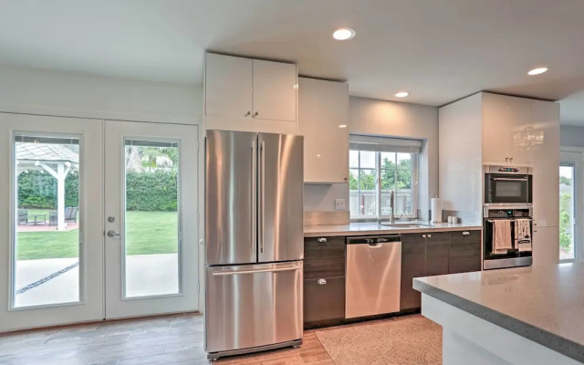 Spacious Oceanside Home: Patio & Grill, Near Beach