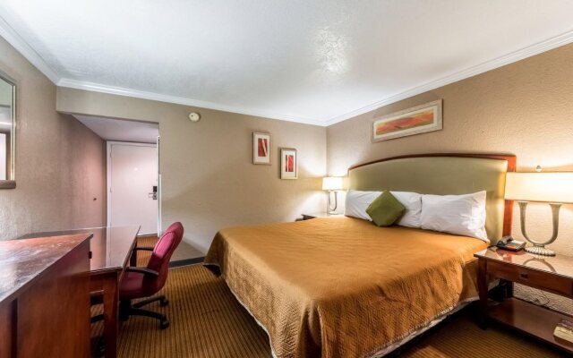 The Inn at Alamo / Riverwalk / Convention Center