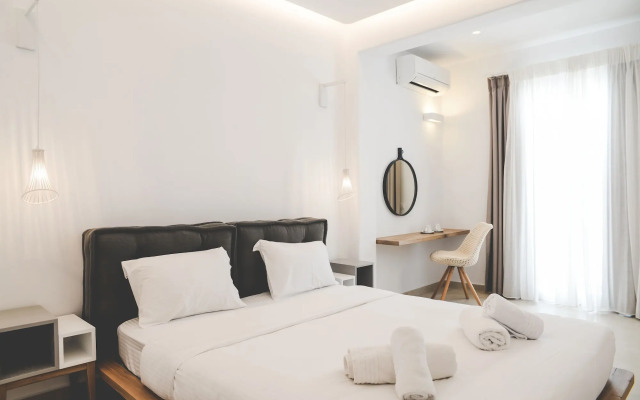 Super Paradise Hotel
