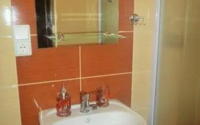 Apartmã¡Novã½ Dom Adriã¡Na