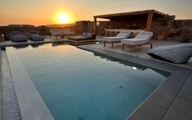 Kozadinos Art Suites