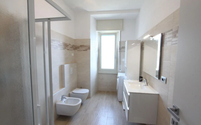 Infinity Luxury Apartment on the Lake