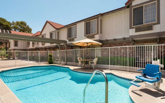 Super 8 by Wyndham Vallejo/Napa Valley