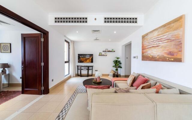 Luxury Living Next to Dubai Mall Burj Khalifa