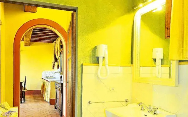 Estate in Monte Serra With Pool & Olive Views