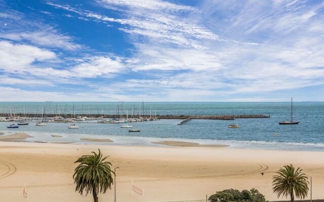 Exquisite 2 Bedroom Beach City Views