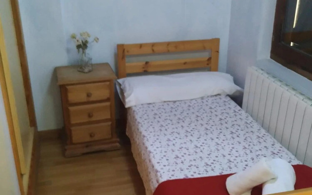 Chalet centro de escarrilla casa 7