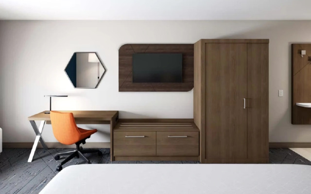 Holiday Inn Express & Suites Englewood Denver South by IHG