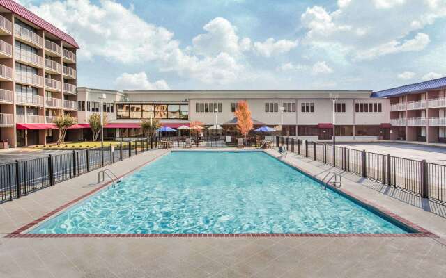 Baymont by Wyndham Fayetteville Fort Bragg Area