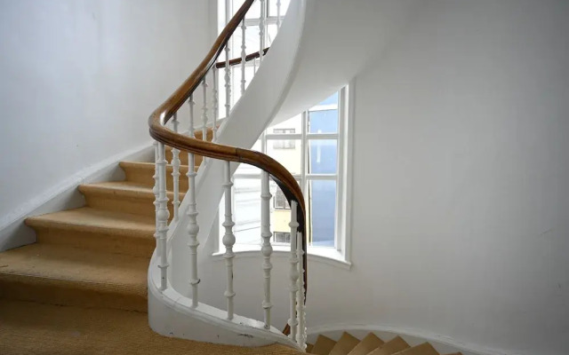 Sanders Merchant - Nice 2-bdr Apt Near Metro