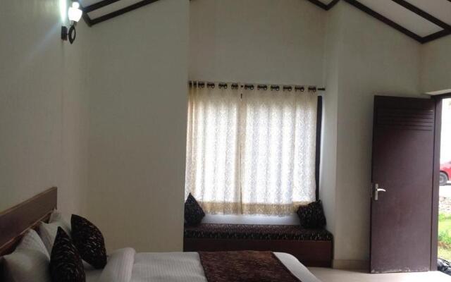 Corbett Rattan Elwood Resort