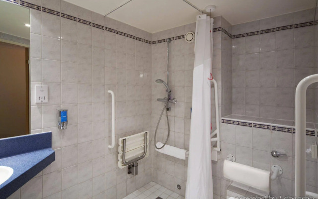 Holiday Inn Express Taunton East by IHG