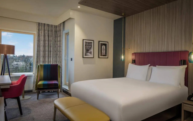 Cambridge Hotel