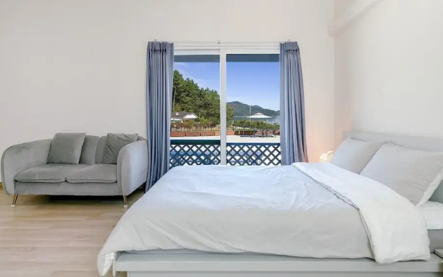 Namhae Seven House