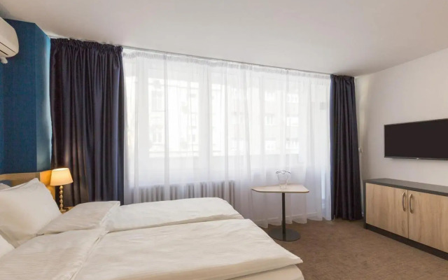 Premium Crown Suites