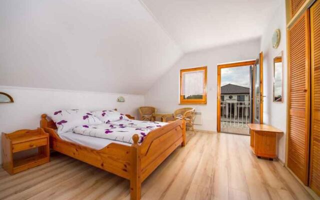 Apartment in Balatonmariafürdo 40852