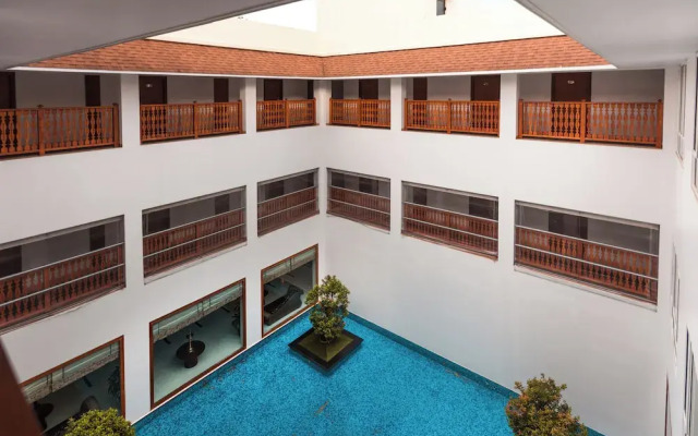 Hotel Devaragam