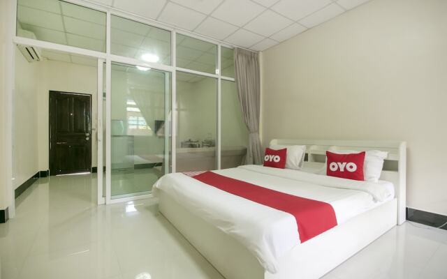 OYO 75390 Sunee Place Hotel