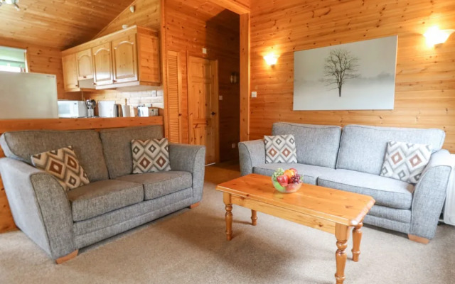 16 Amber Wood Lodge