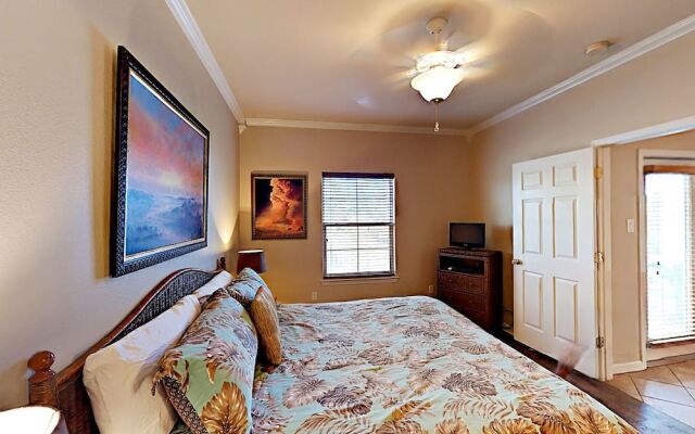 701NS Barefoot Getaway by RedAwning