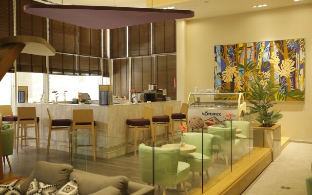 El Ein Bay Movenpick Hotel