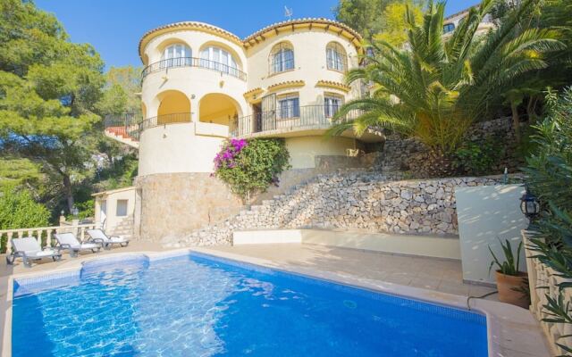 Villa - 3 Bedrooms with Pool - 105015
