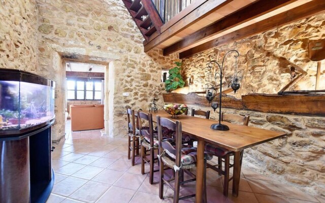 Villa - 4 Bedrooms with Pool - 107803