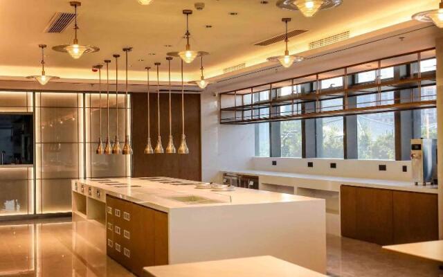Howard Johnson Optics Valley Residence Wuhan