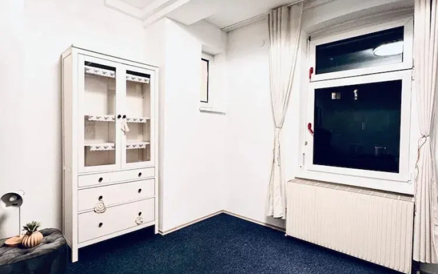 Luxury 7 Bedroom Apartment Sleeps 16