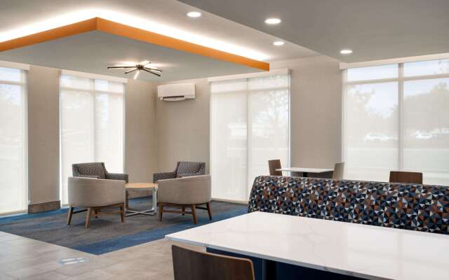 La Quinta Inn & Suites by Wyndham Springfield