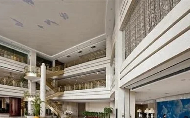 Quzhou Longyou Blue Sky Hotel