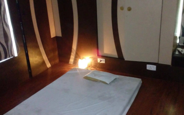 FabHotel Santhome Inn