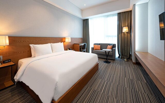 Golden Tulip Incheon Airport Hotel & Suites