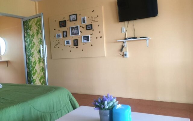 Insook Ko Larn Guesthouse