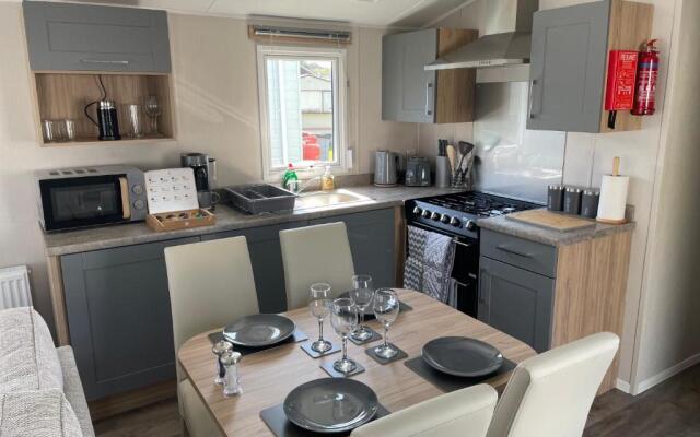 Static caravan J2, The fairway holiday park