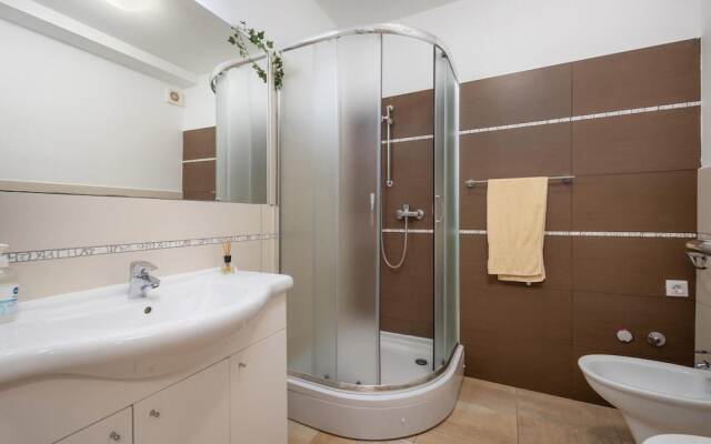 Awesome Apartment in Omisalj With 2 Bedrooms and Wifi