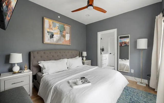Urban Comfort King Bed Rooftop Backyard