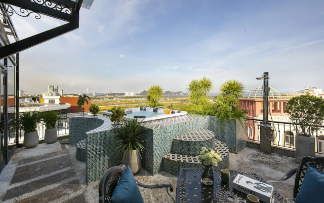 The Secret HaLong Hotel