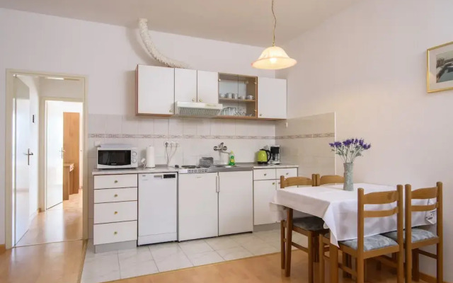 A2-apt w. Shared Pool & Balcony,next to the Beach