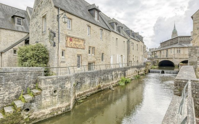 Apartment On The First Floor In The Heart Of Bayeux, Free Parking 150 Meters